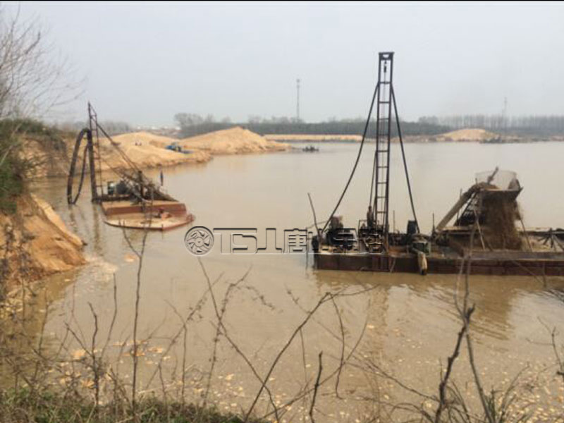 無節(jié)制開采河沙，河堤受損嚴(yán)重