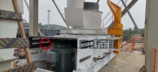 錘破、對(duì)輥破、立軸沖擊破三種制砂設(shè)備優(yōu)劣對(duì)比