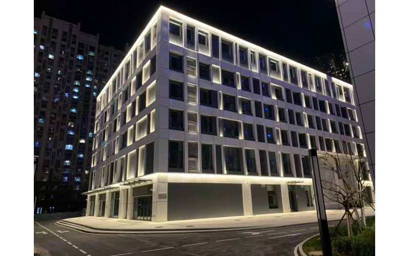 山東鐵信建設(shè)集團(tuán)之臘山河西路4#地塊樓體夜景亮化工程